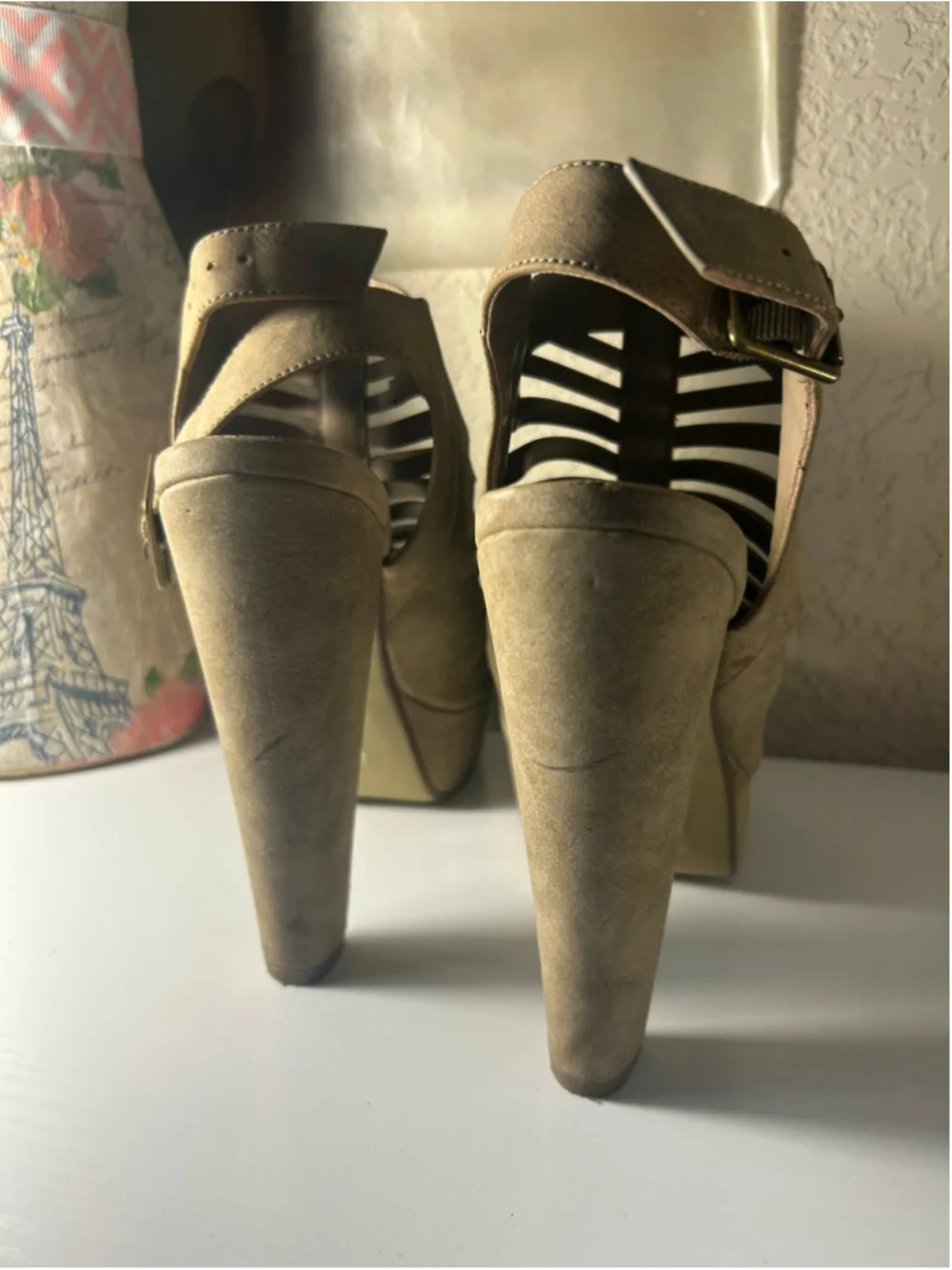 Women's Unbranded Beige Platform Heels Size 7